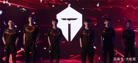 JackeyLove Xia的团战无缝衔接，Creme Sylas表现出色， Top Esports 扳平了比分