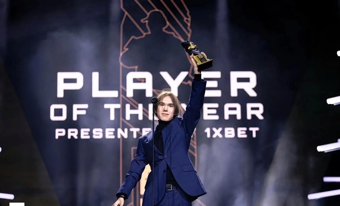 Spirit 在 BLAST Bounty Fall 2025 决赛中以 3：0 战胜 The MongolZ ，荣获冠军。