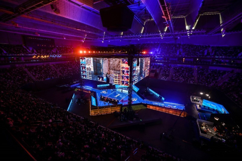 Uzi夏季赛复出后，分别使用了五个不同的英雄砍下五个MVP
